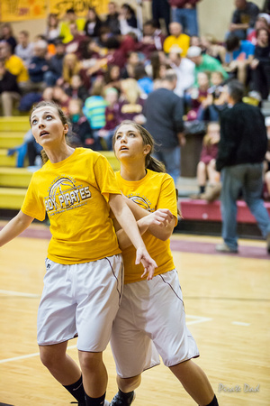 2013-12-18_SEHS Girls Basketball vs Rootstown-52